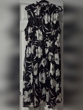 torrid Black Floral Midi Dress